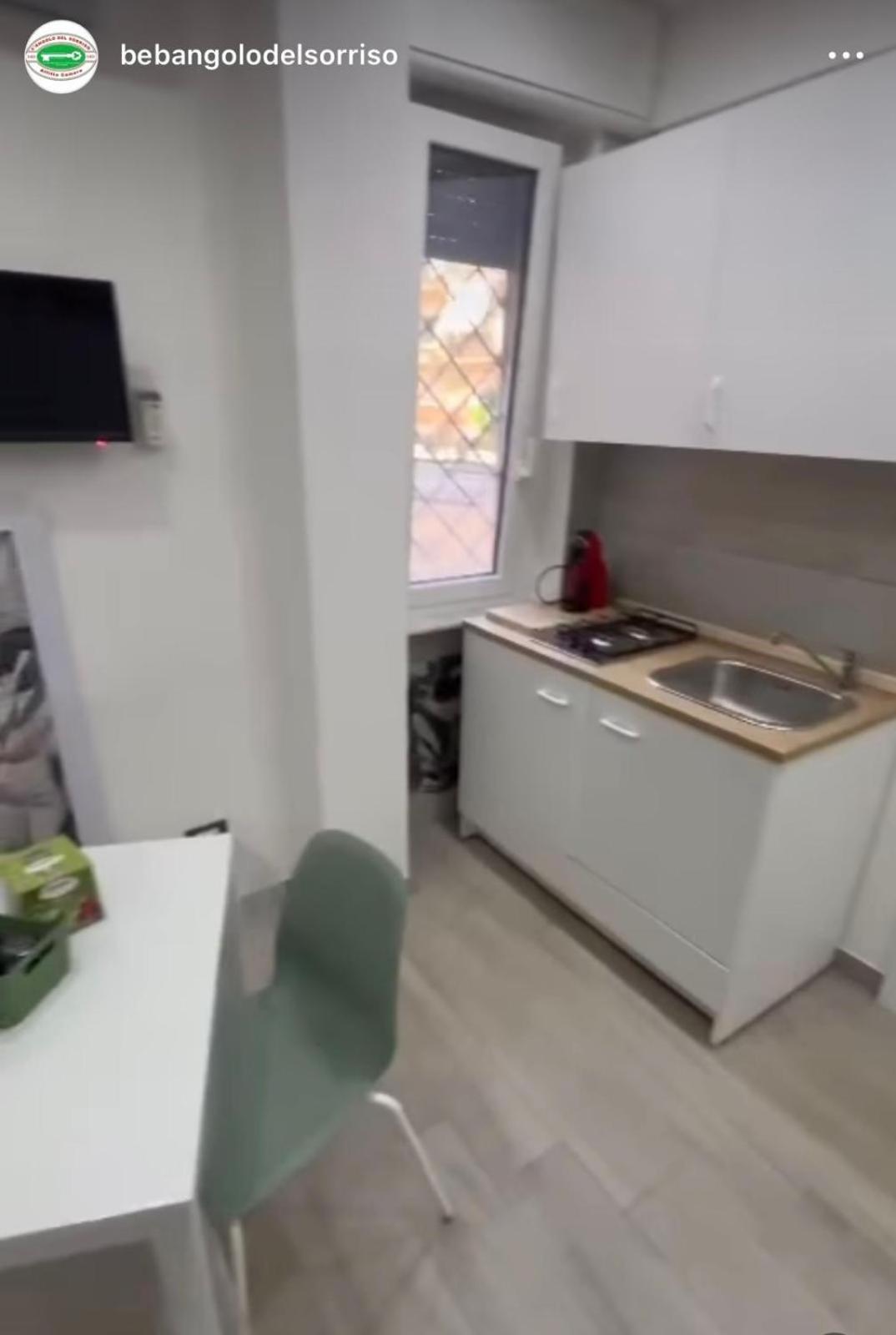 L'Angolo Del Sorriso Napoli Esterno foto