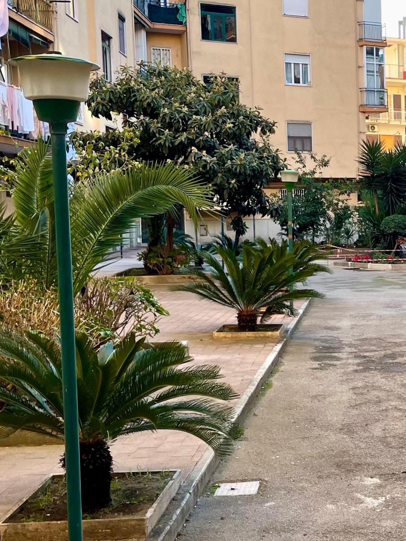 L'Angolo Del Sorriso Napoli Esterno foto